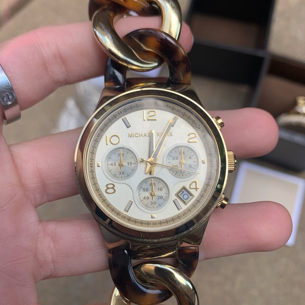 Michael Kors Tortoise Shell Watch - Picture 5 of 7
